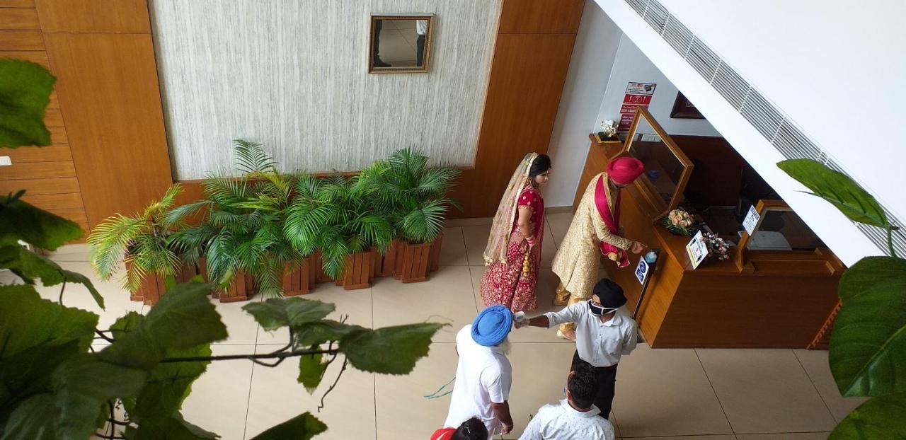 Grand Hotel Nawanshahr Nawāshahr Eksteriør bilde