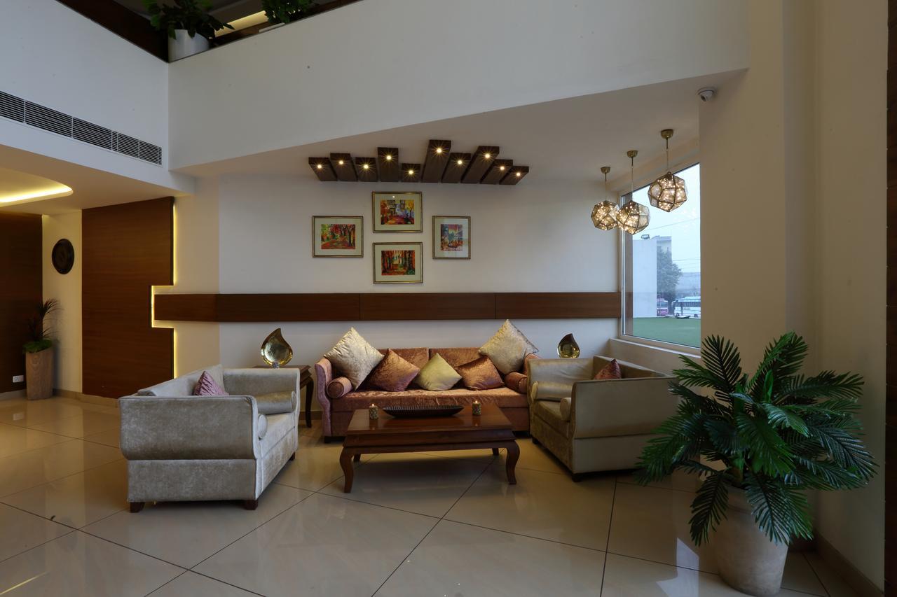 Grand Hotel Nawanshahr Nawāshahr Eksteriør bilde