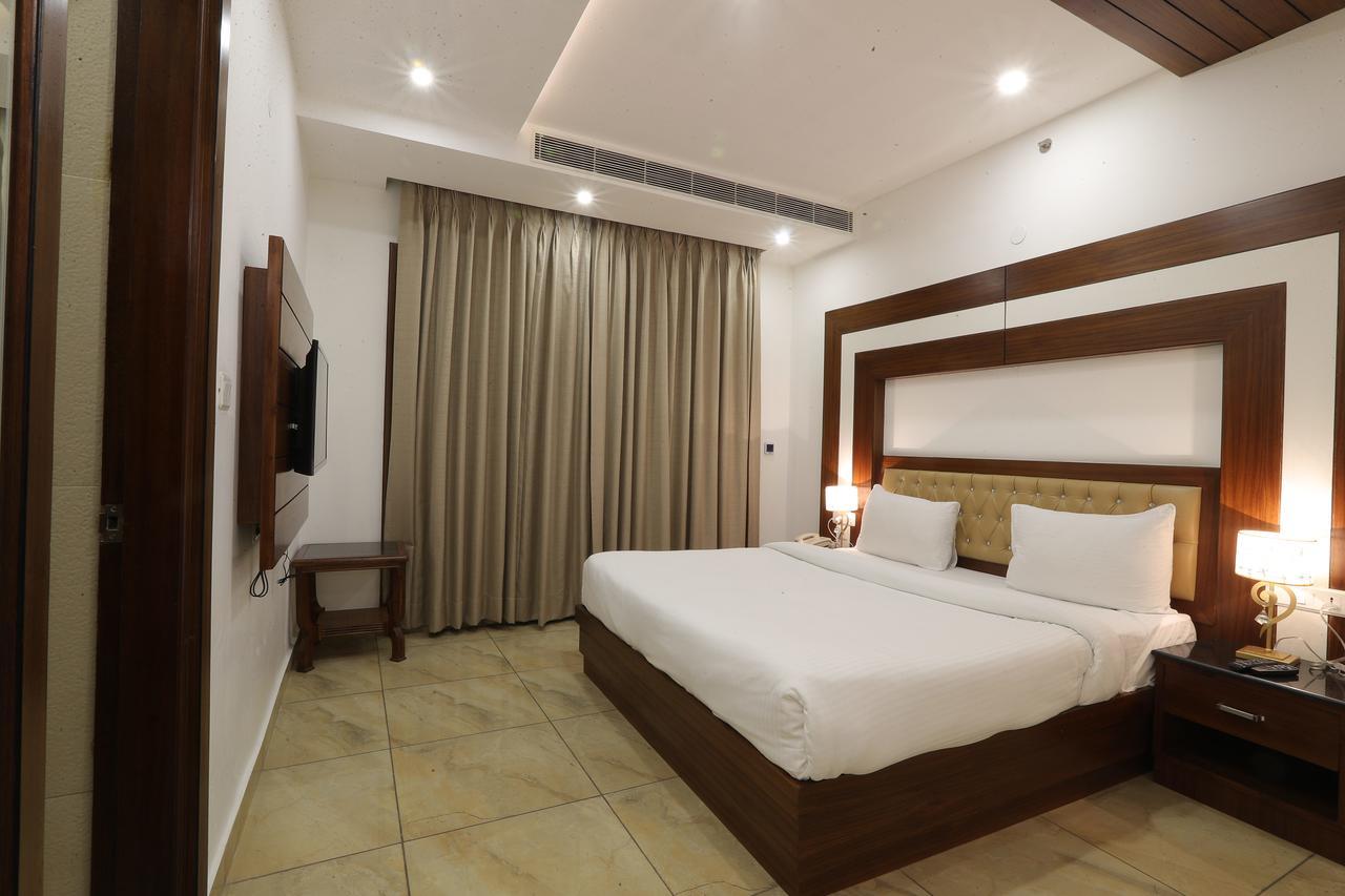 Grand Hotel Nawanshahr Nawāshahr Eksteriør bilde