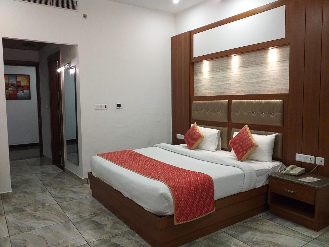 Grand Hotel Nawanshahr Nawāshahr Eksteriør bilde