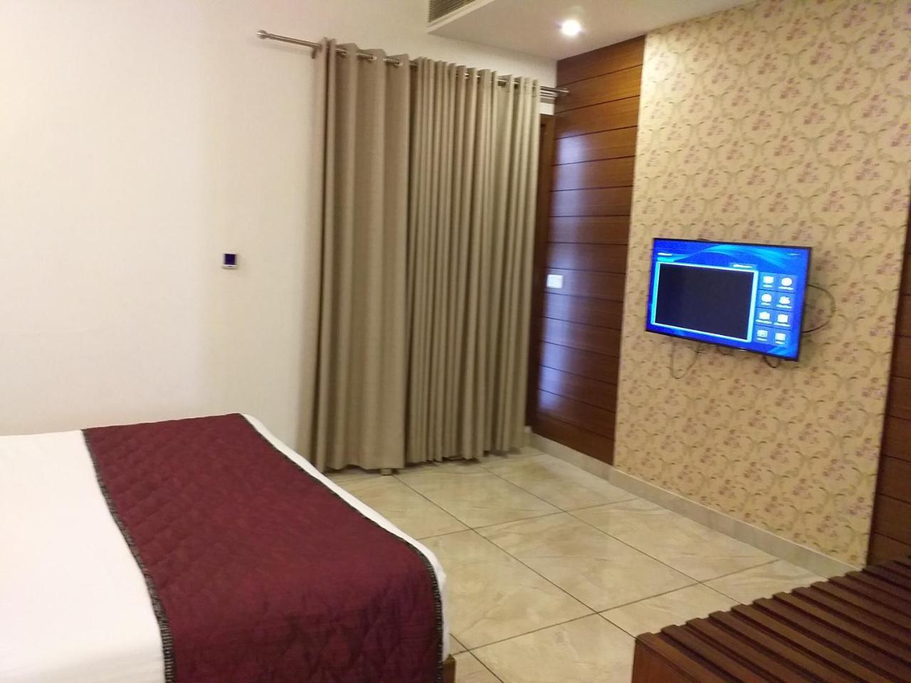 Grand Hotel Nawanshahr Nawāshahr Eksteriør bilde